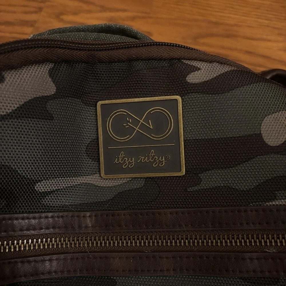 Itzy Ritzy limited first edition Cole + Chelsea DeBoer camo diaper boss bag